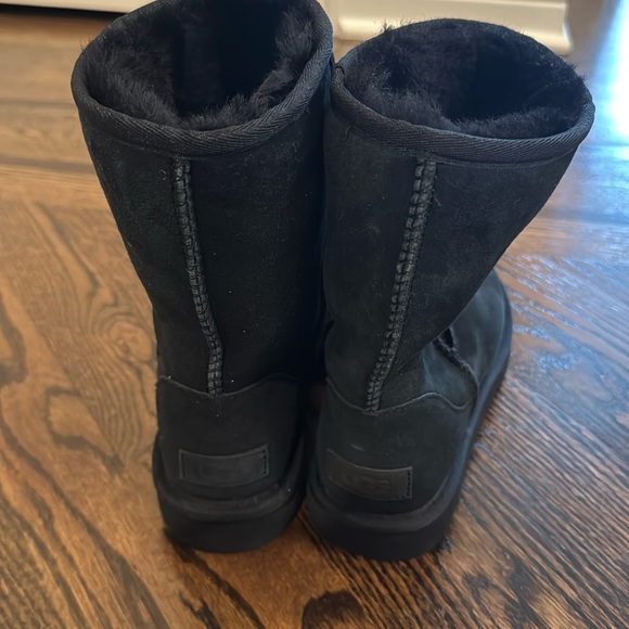 Ugg Classic II Black Short Boots size 5 and 6 NWOT - Picture 2 of 7